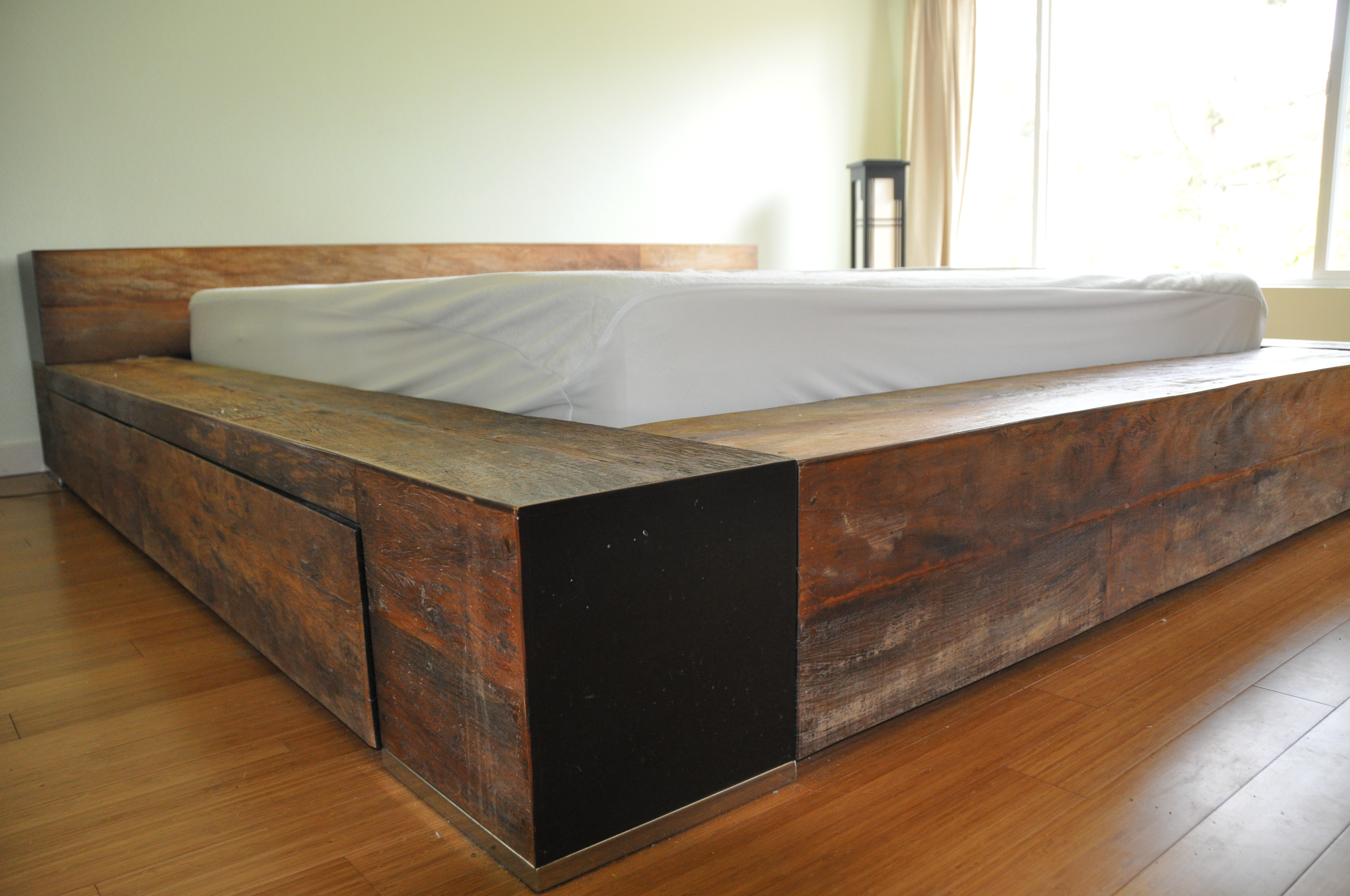 Environment Furniture Luxury Reclaimed Wood Platform Bed 